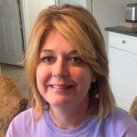 Meet your Posher, April - Picture 1 of 1